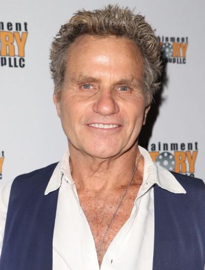 How tall is Martin Kove?